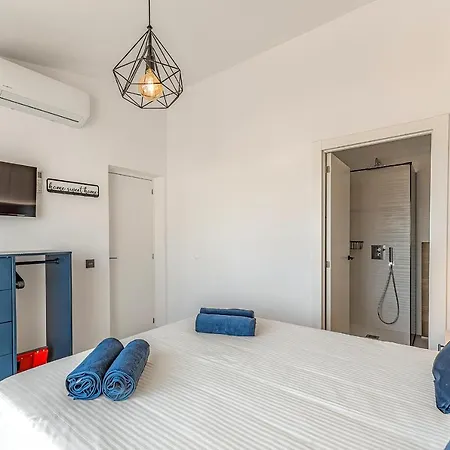 Luxury In Island Village. Адехе