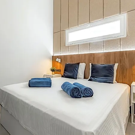 Luxury In Island Village.