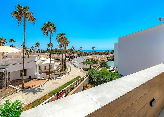 Luxury In Island Village. Apartamento Costa Adeje (Tenerife)