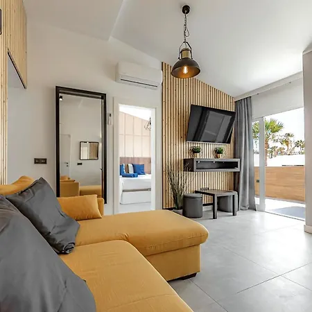 Luxury In Island Village. * أذيخي