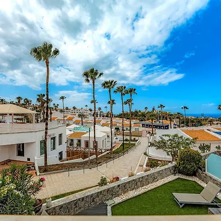 Luxury In Island Village. Apartment